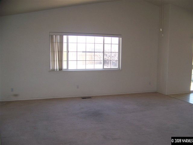1170 Lattin Road Fallon, NV 89406 - Photo 4 of 6 an empty room with a window
