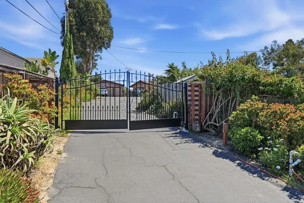 $4,000,000 | 1355 Rainbow Ridge Lane, Encinitas, CA 92024