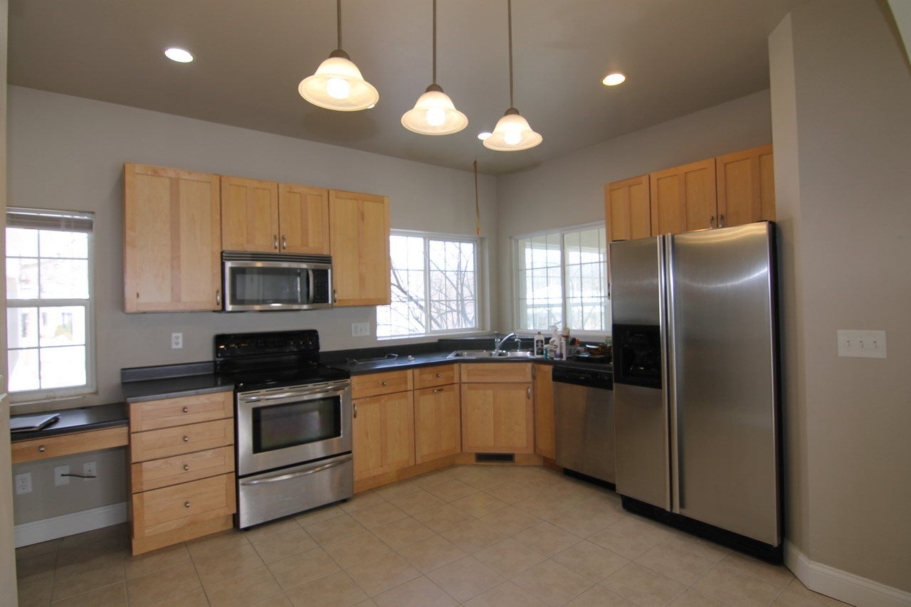 1913 Meadow Ridge Lane Iowa City, IA 52245 - Photo 8 of 19 Gallery Image 8