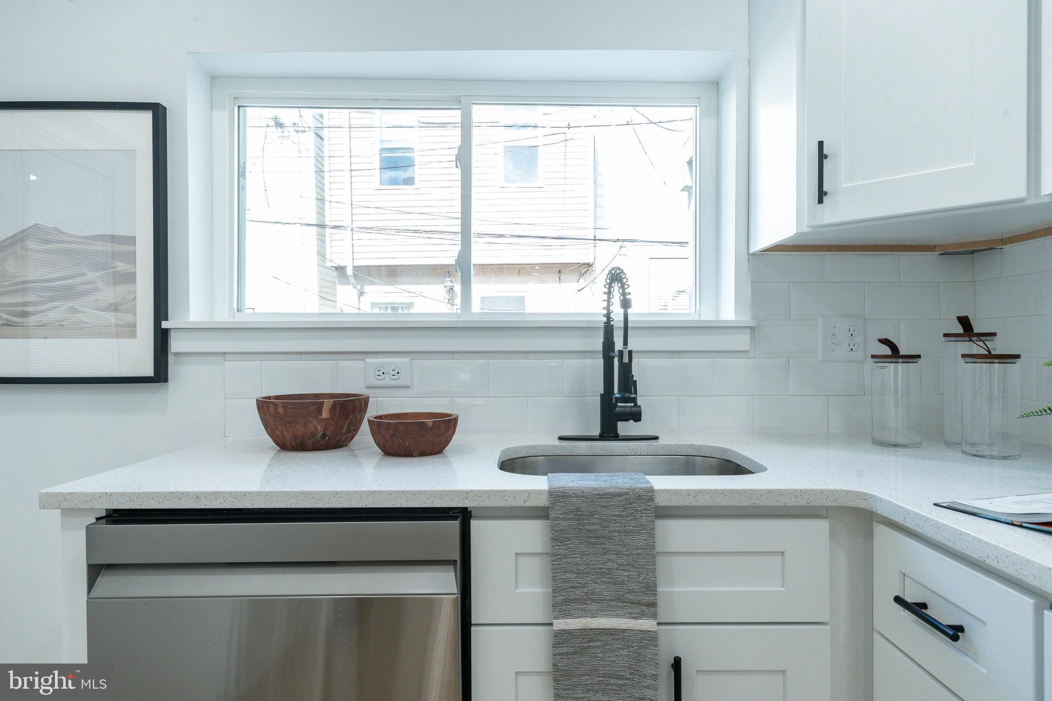 351 Fitzgerald Street Philadelphia, PA 19148 - Photo 12 of 28 Kitchen