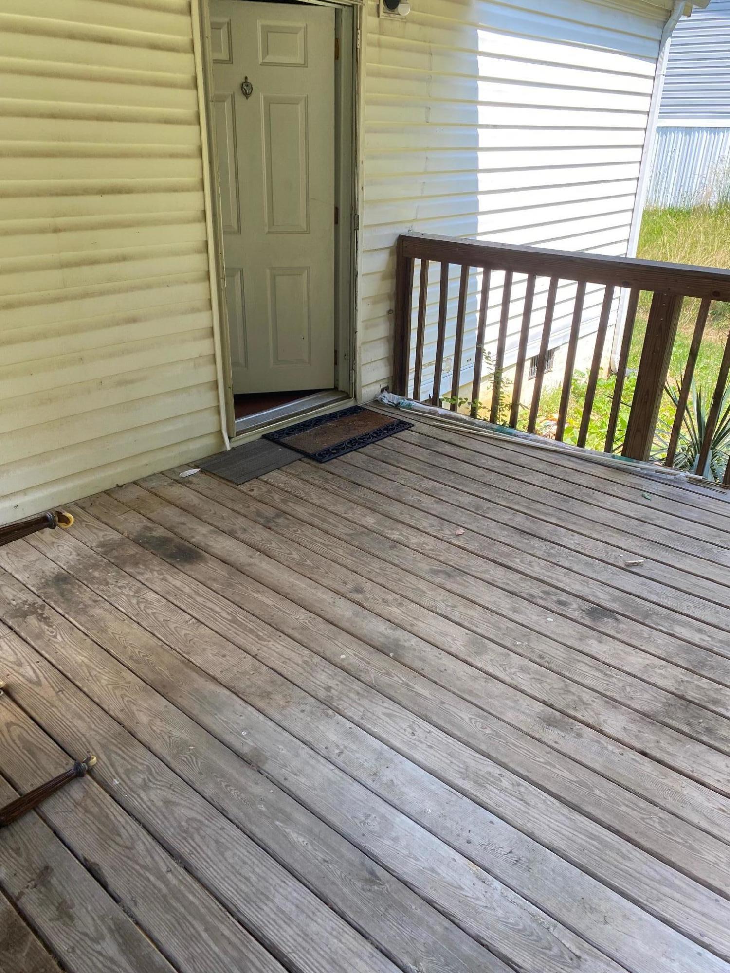 100 Red Hawk Lane Powell, TN 37849 - Photo 16 of 17 Covered Back Deck