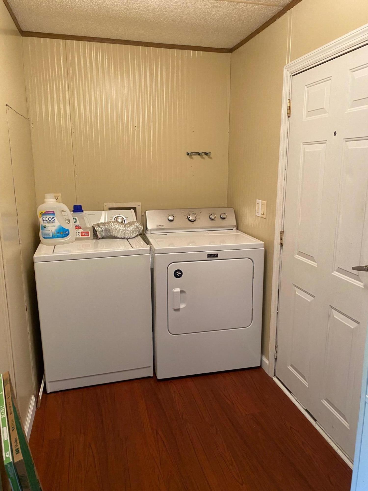 100 Red Hawk Lane Powell, TN 37849 - Photo 8 of 17 Laundry Room