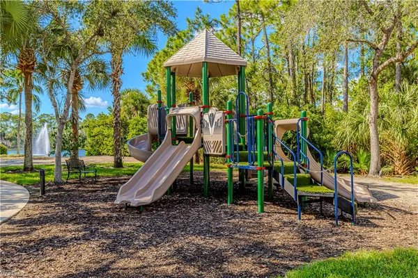 $3,500 | 1761 Tarpon Bay Drive South, Unit 58, Naples, FL 34119