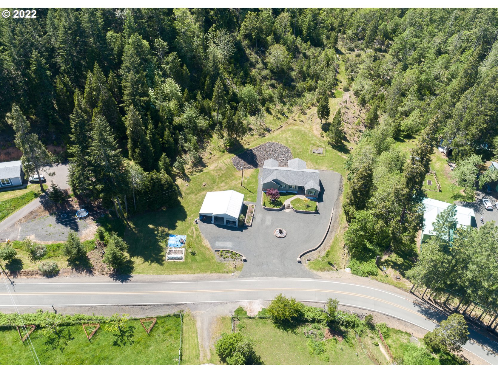 1571 Larson Road Roseburg, OR 97471 - Photo 3 of 32 Gallery Image 3