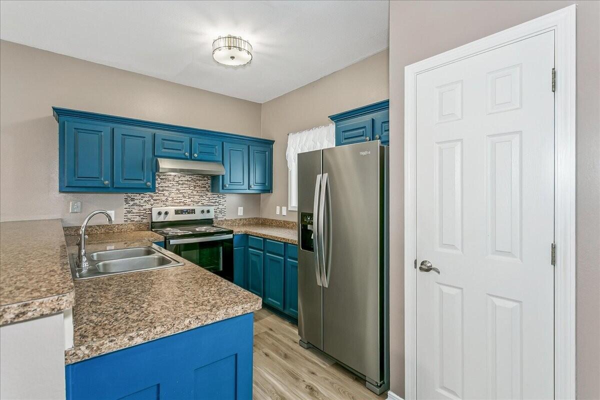 6922 Sea Turtle Circle Navarre, FL 32566 - Photo 11 of 27 kitchen Sea Turtle Cir-12