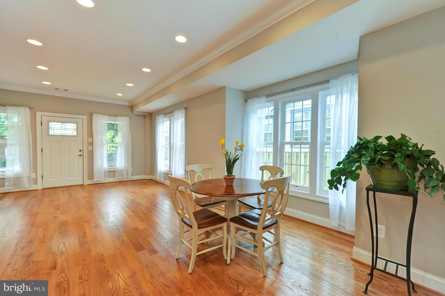 116 West Glebe Road Alexandria, VA 22305 - Photo 4 of 20 Dining Room
