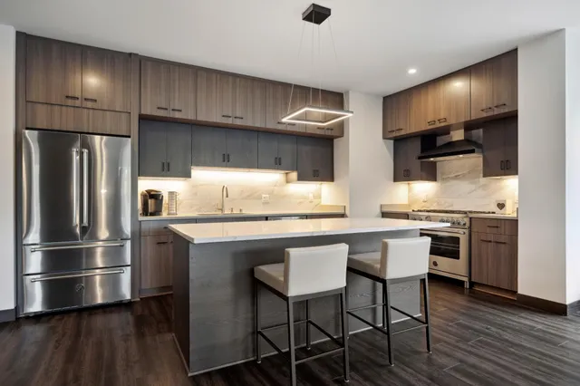 $7,552 | 253 Lake Street East, Unit 208, Wayzata, MN 55391