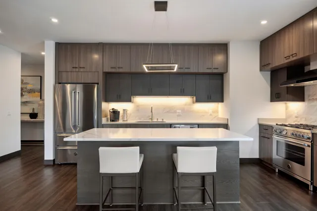 $7,552 | 253 Lake Street East, Unit 208, Wayzata, MN 55391