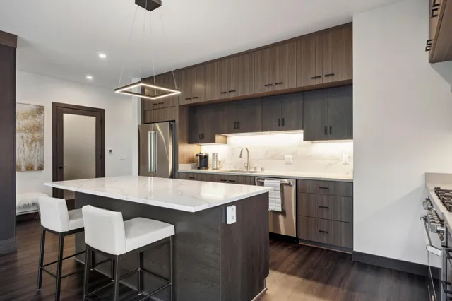 $7,552 | 253 Lake Street East, Unit 208, Wayzata, MN 55391