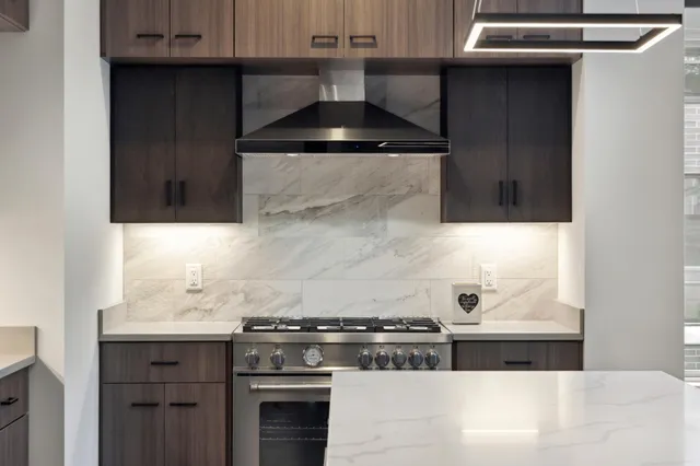 $7,552 | 253 Lake Street East, Unit 208, Wayzata, MN 55391