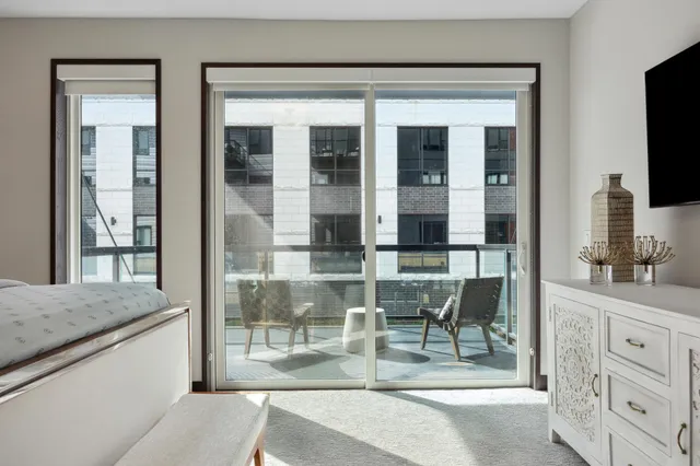 $7,552 | 253 Lake Street East, Unit 208, Wayzata, MN 55391