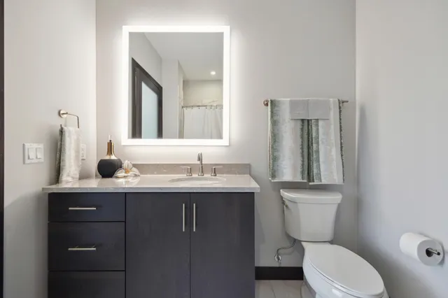 $7,552 | 253 Lake Street East, Unit 208, Wayzata, MN 55391