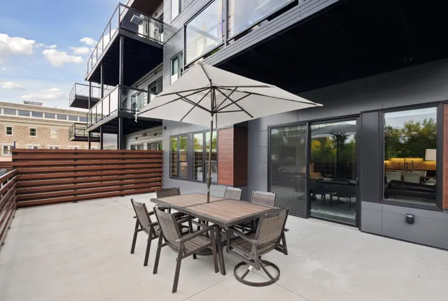 $7,552 | 253 Lake Street East, Unit 208, Wayzata, MN 55391