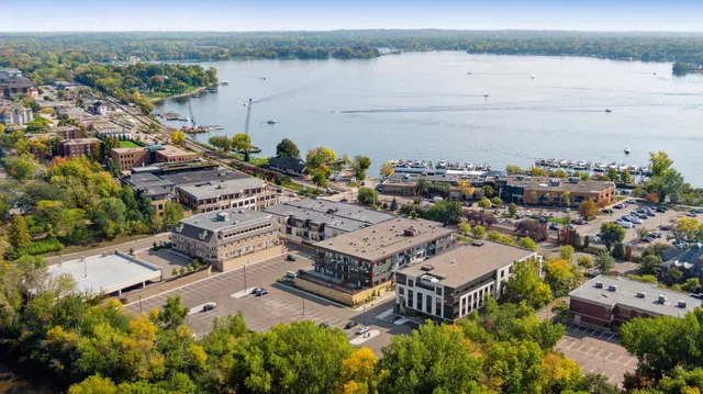 $7,552 | 253 Lake Street East, Unit 208, Wayzata, MN 55391