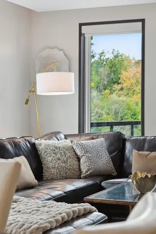 $7,552 | 253 Lake Street East, Unit 208, Wayzata, MN 55391