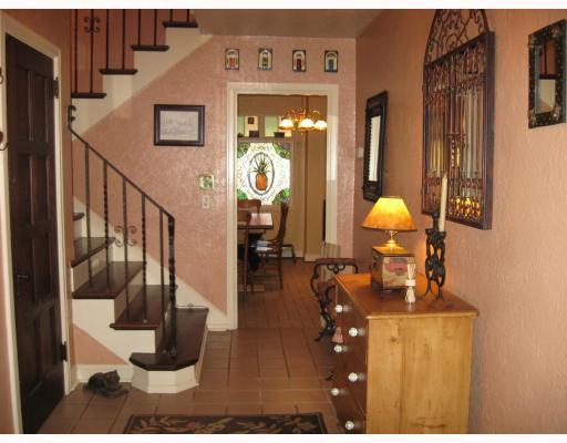 788 Osage Road Mt. Lebanon, PA 15243 - Photo 2 of 18 Entry/Foyer.