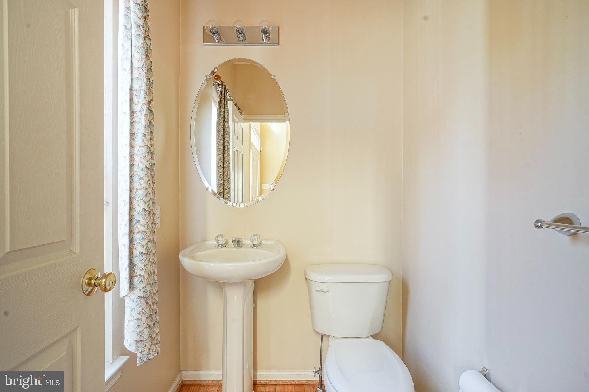 6 Sylvan Court Delran, NJ 08075 - Photo 20 of 49 a bathroom with a toilet sink and mirror