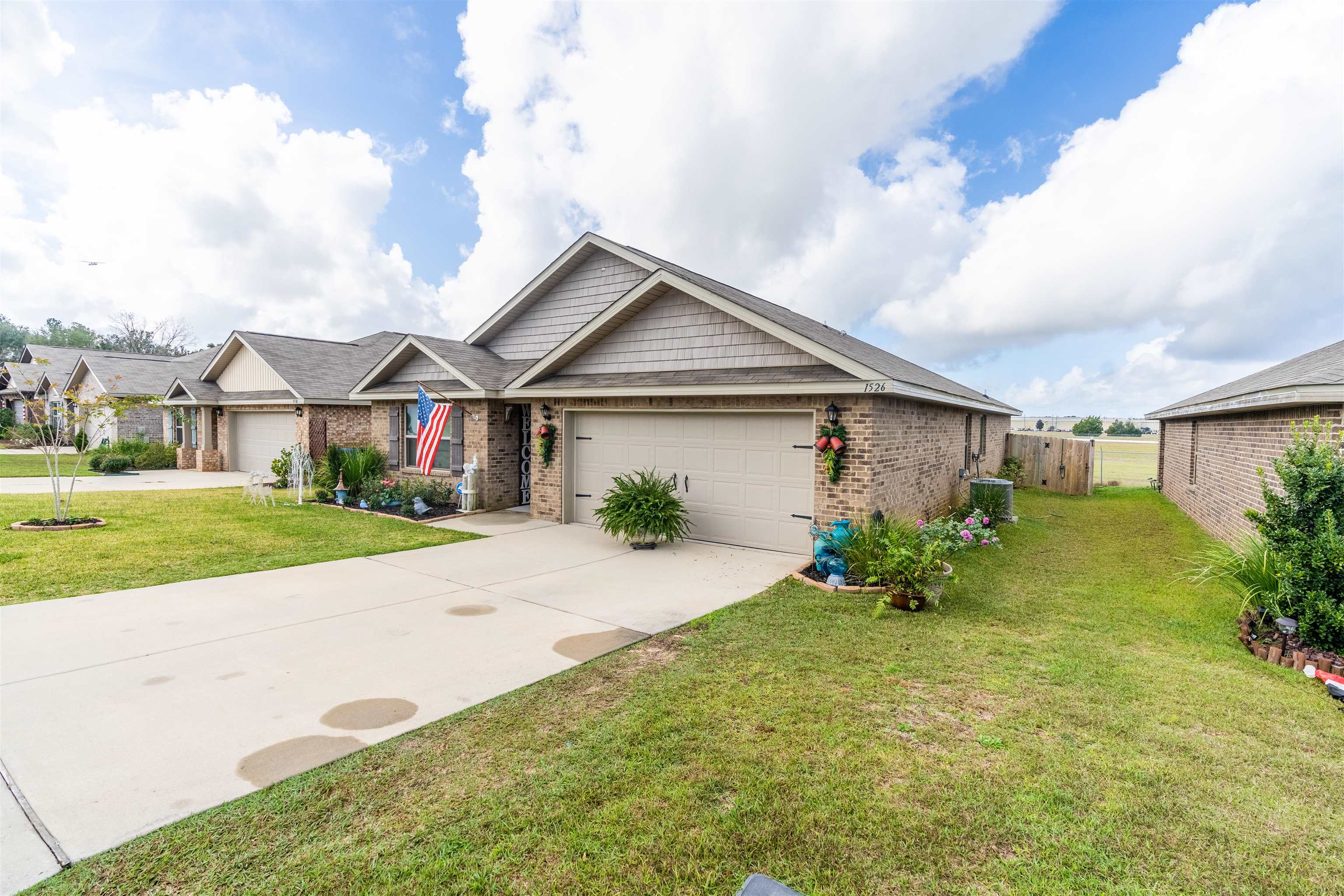 1526 Majesty Loop Foley, AL 36535 - Photo 3 of 30