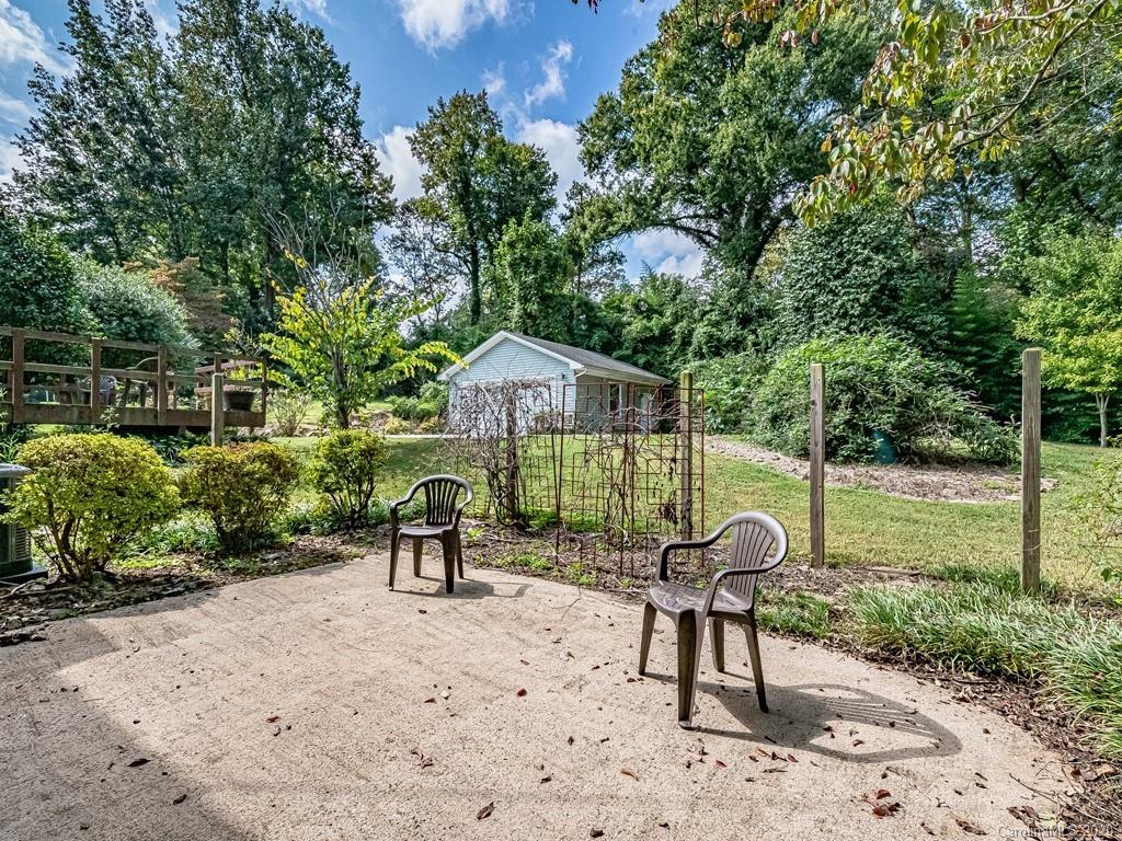 5706 Telfair Road Charlotte, NC 28210 - Photo 33 of 37 a house view with a garden space