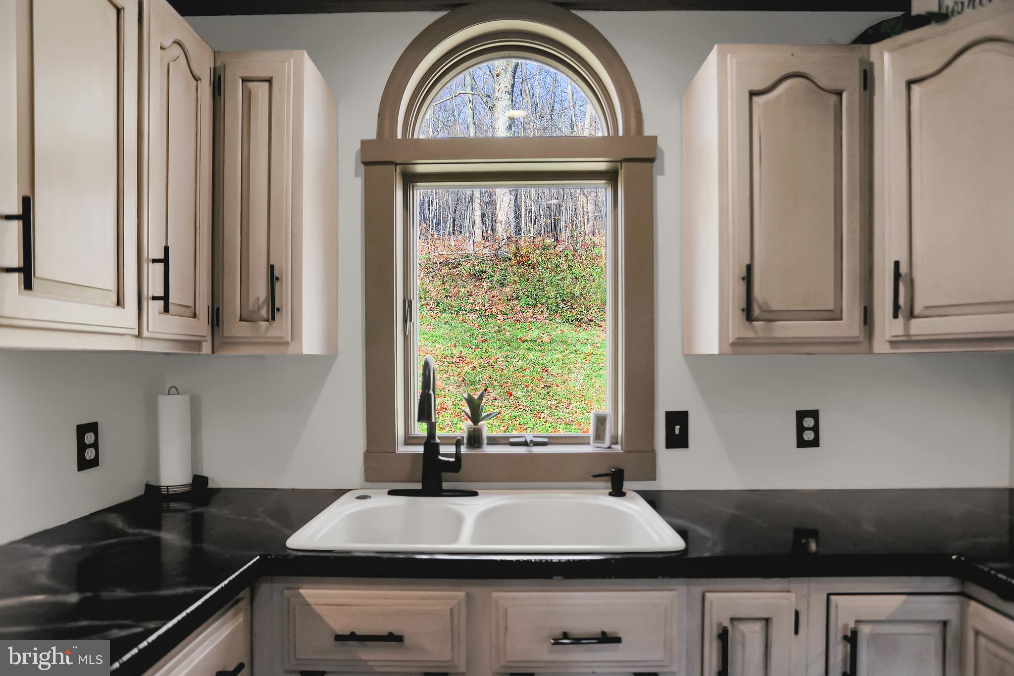 153 Perry Valley Road Millerstown, PA 17062 - Photo 4 of 60 Gallery Image 4