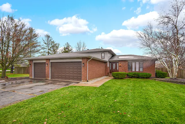 $400,000 | 23913 South Highland Drive, Manhattan, IL 60442