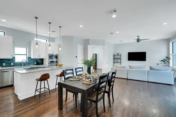 $615,000 | 2119 Albany Street, Dallas, TX 75201