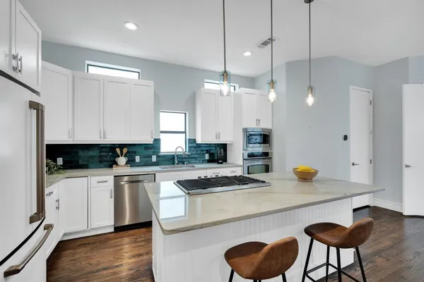 $615,000 | 2119 Albany Street, Dallas, TX 75201