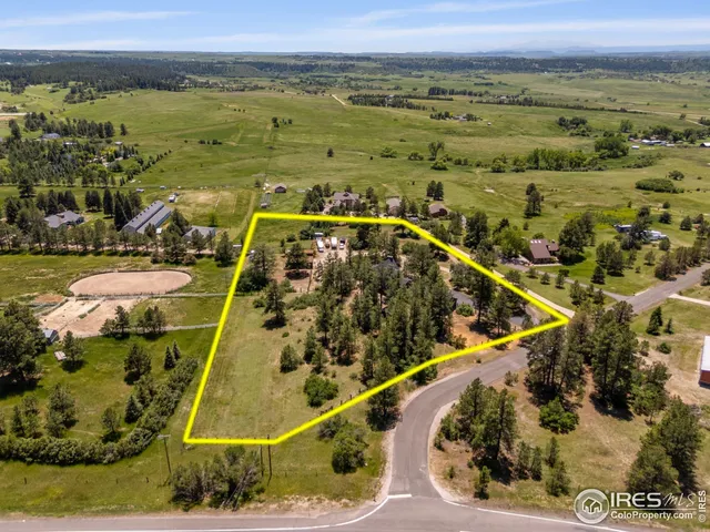 a black and white photo of a house