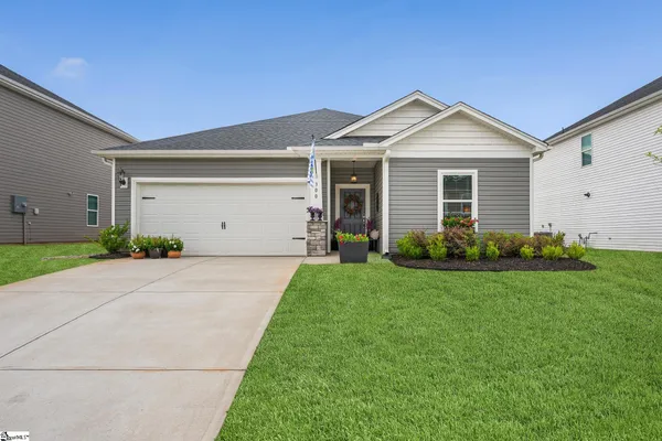 $310,000 | 300 Lavinia Circle, Duncan, SC 29334
