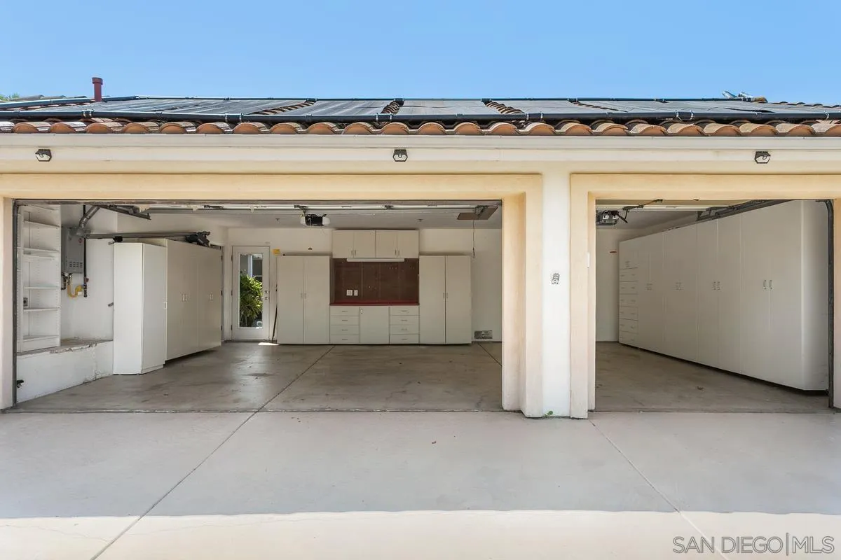 4103 Fallsbrae Road Fallbrook, CA 92028 - Photo 38 of 48 a view of a livingroom with an oven