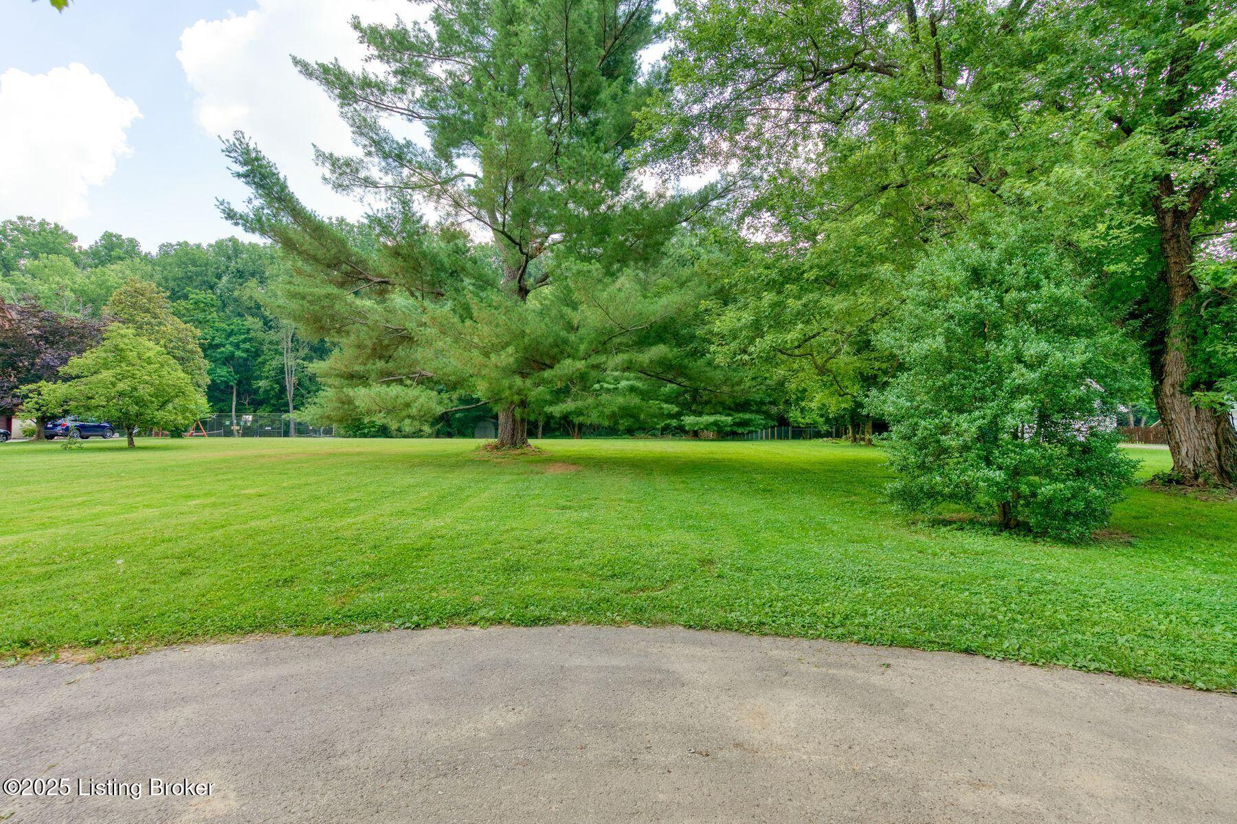 2701 Belknap Beach Road Prospect, KY 40059 - Photo 3 of 10 photo_online_003