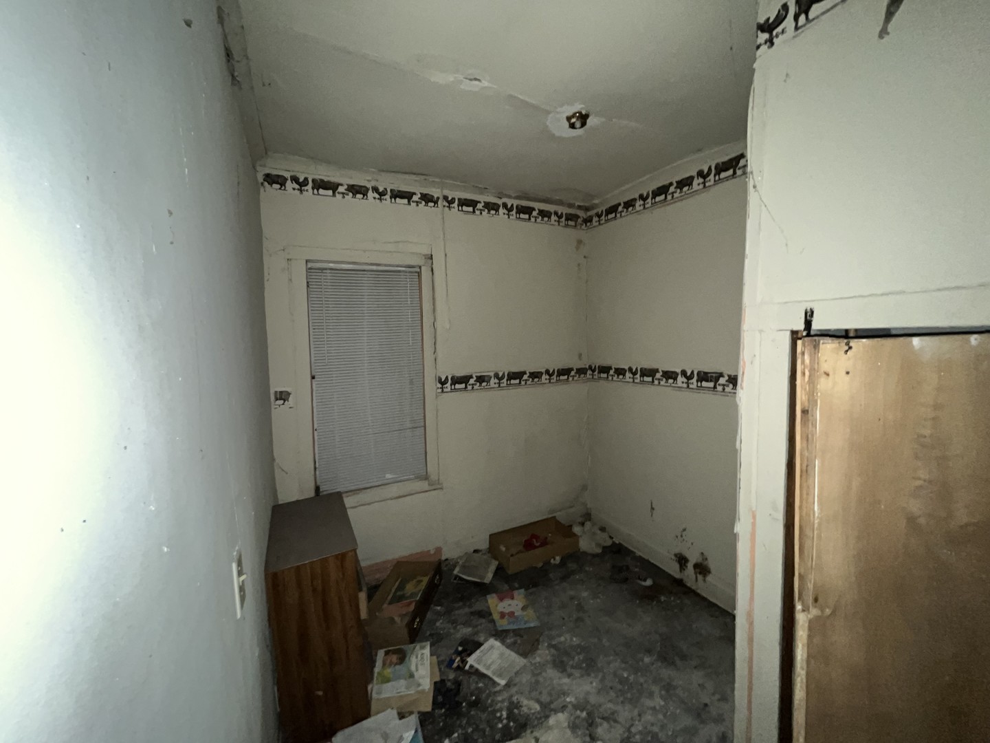 7218 South Carpenter Street Chicago, IL 60621 - Photo 4 of 6 Gallery Image 4