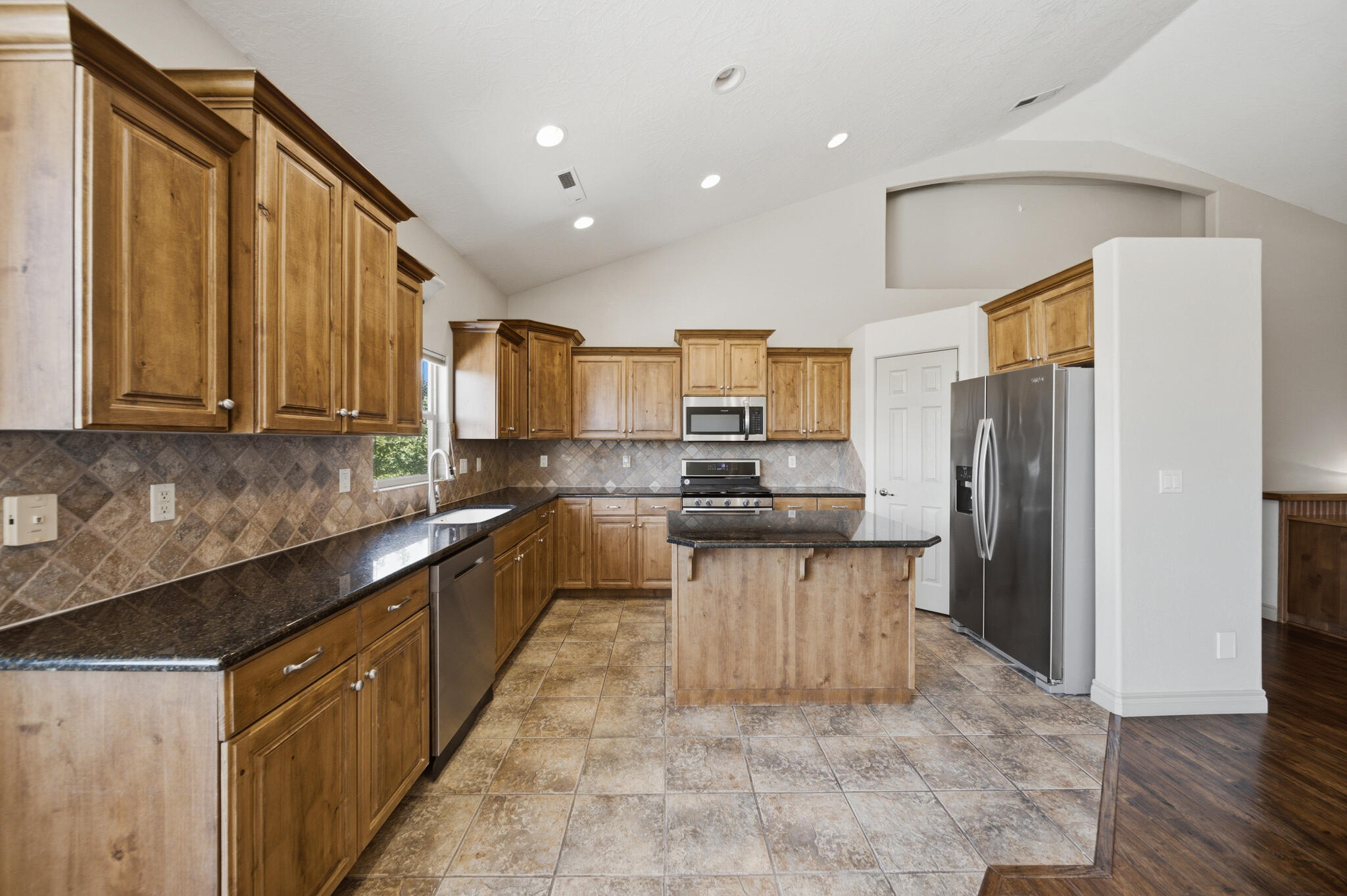 1727 Flagstone Road St. George, UT 84790 - Photo 10 of 46 DSC_2655