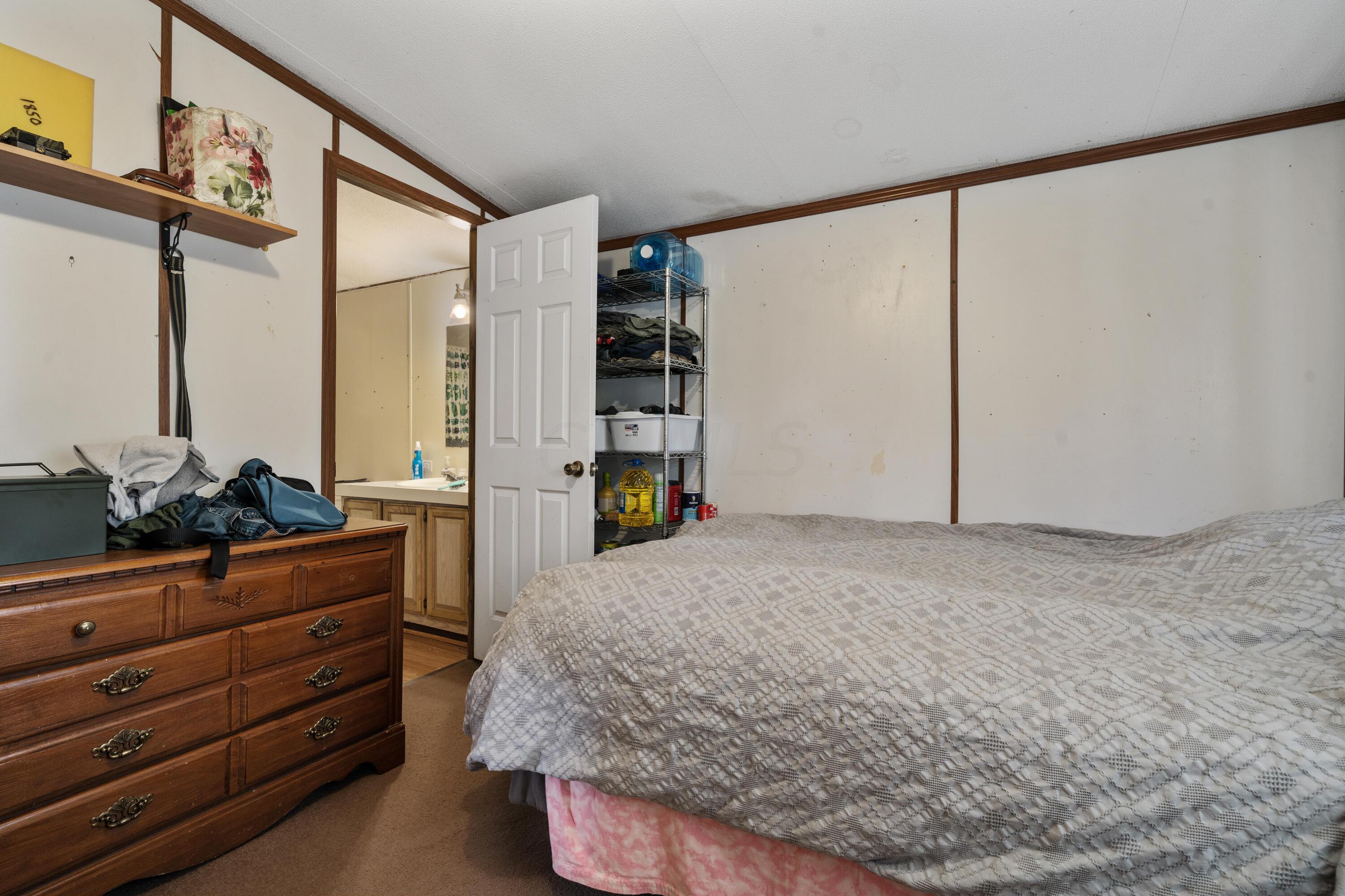 18762 Griffith Road Logan, OH 43138 - Photo 12 of 32 DSC04393