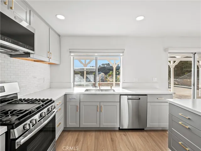 $899,999 | 23208 Cuervo Drive, Valencia, CA 91354