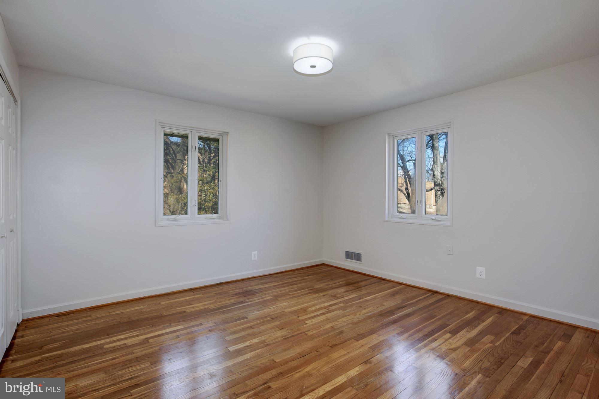 1707 Lansdowne Way Silver Spring, MD 20910 - Photo 8 of 27 Gallery Image 8
