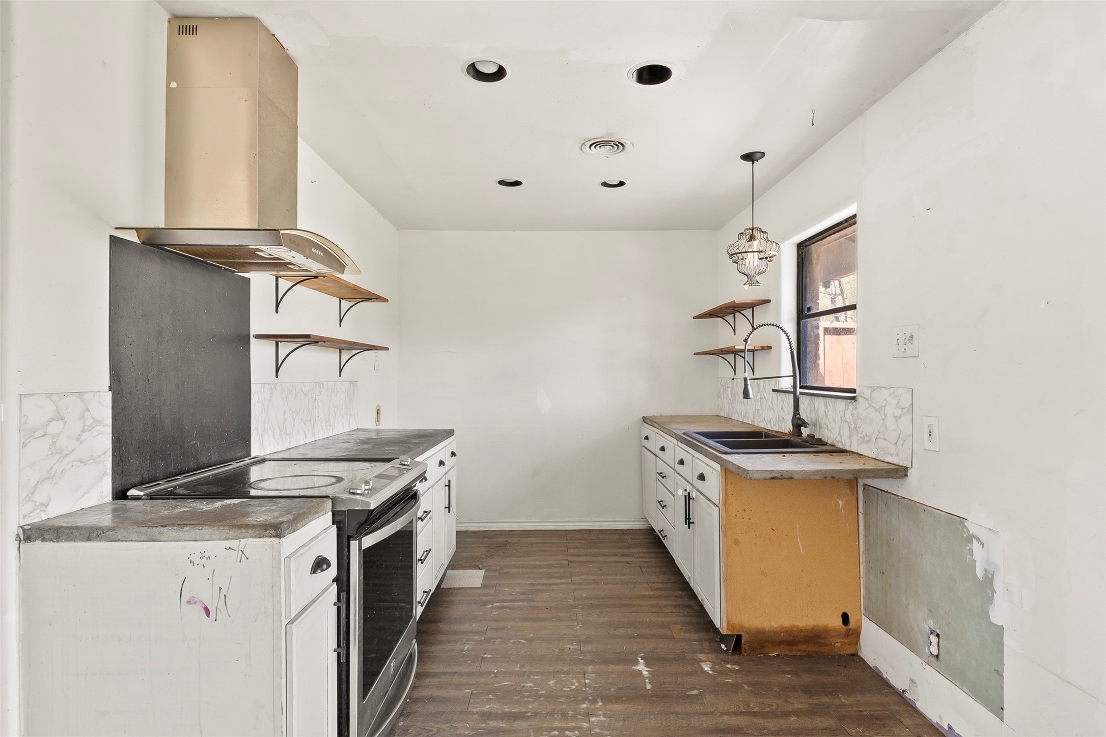 623 Spell Street Houston, TX 77022 - Photo 13 of 30