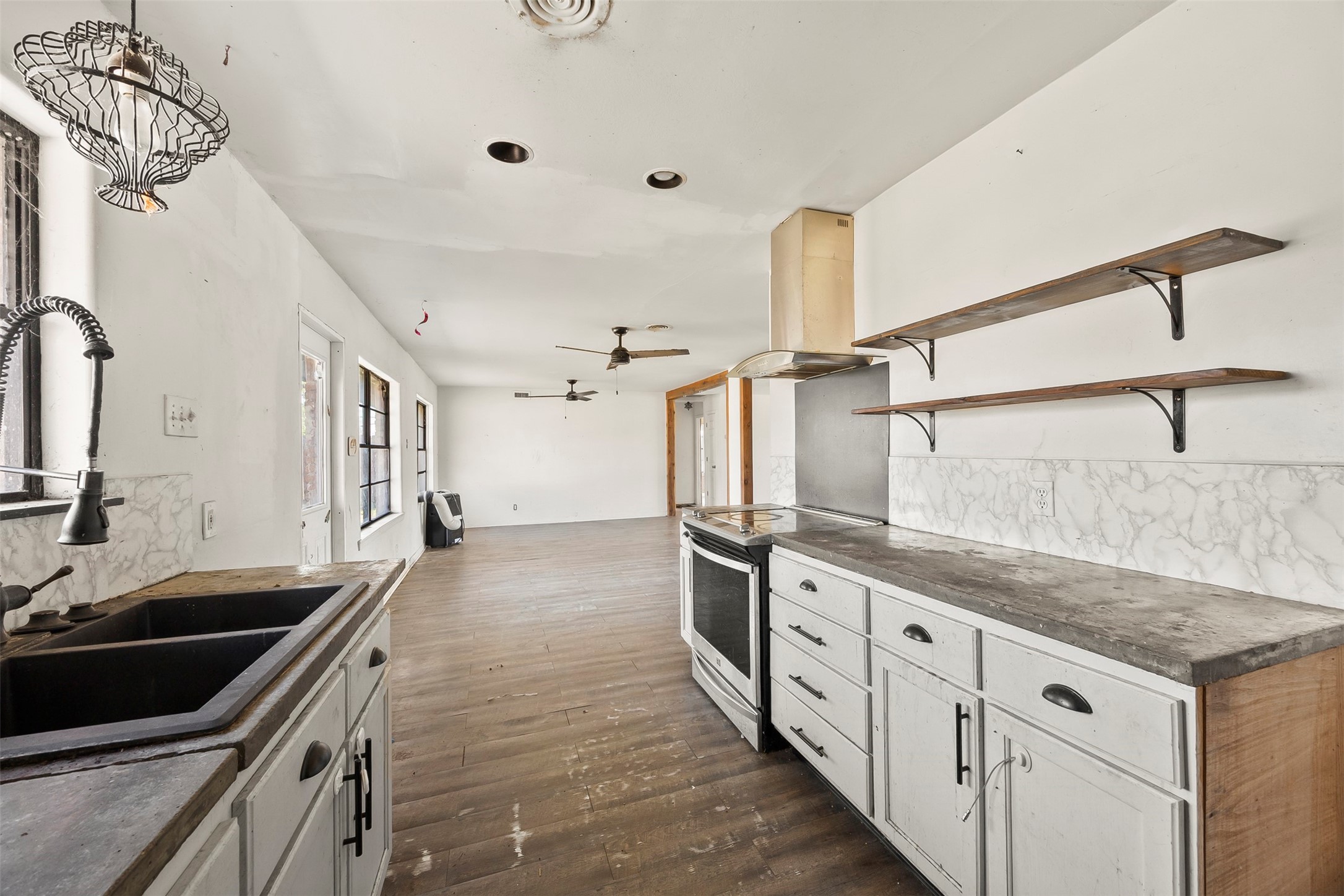 623 Spell Street Houston, TX 77022 - Photo 14 of 30