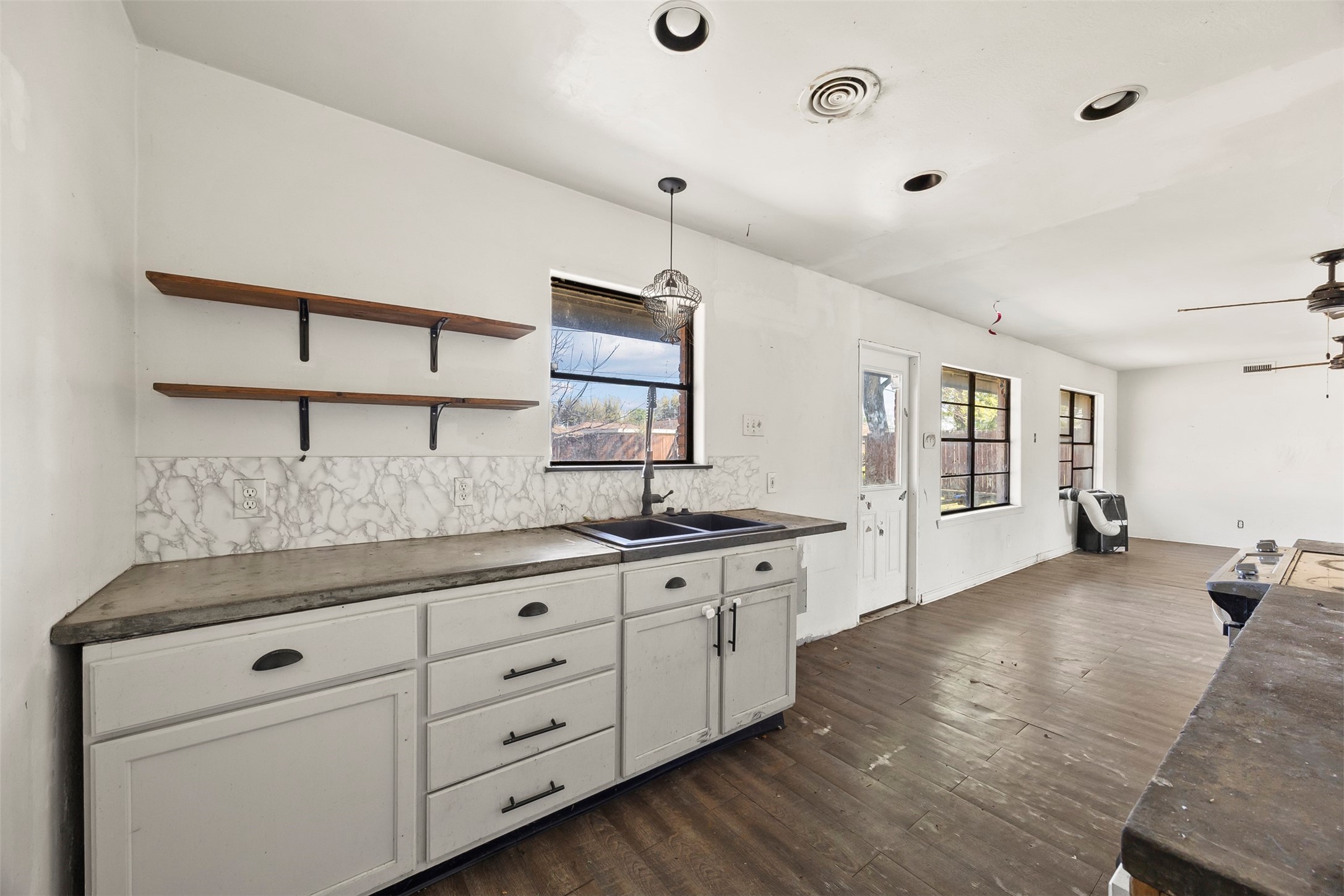 623 Spell Street Houston, TX 77022 - Photo 15 of 30