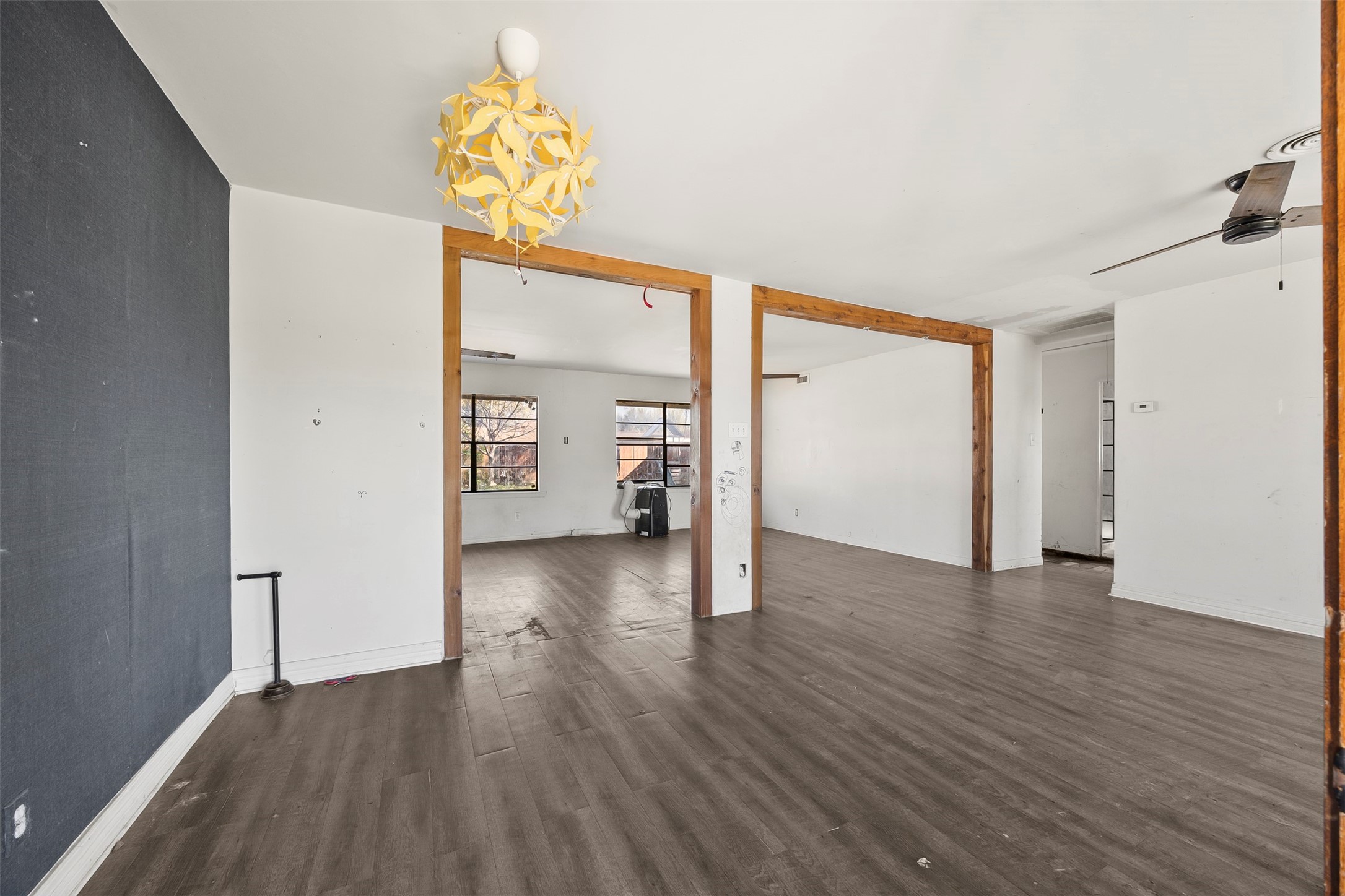 623 Spell Street Houston, TX 77022 - Photo 4 of 30