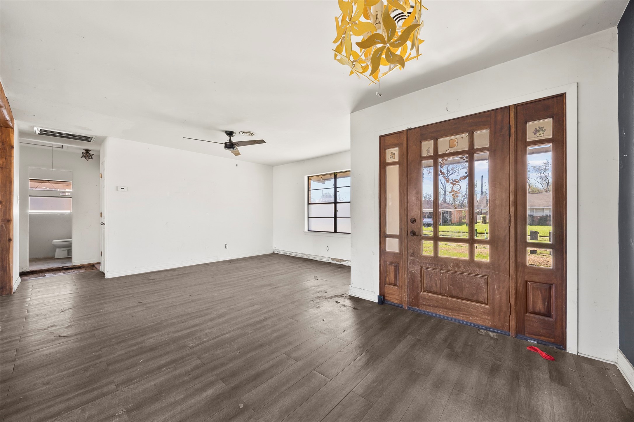 623 Spell Street Houston, TX 77022 - Photo 8 of 30