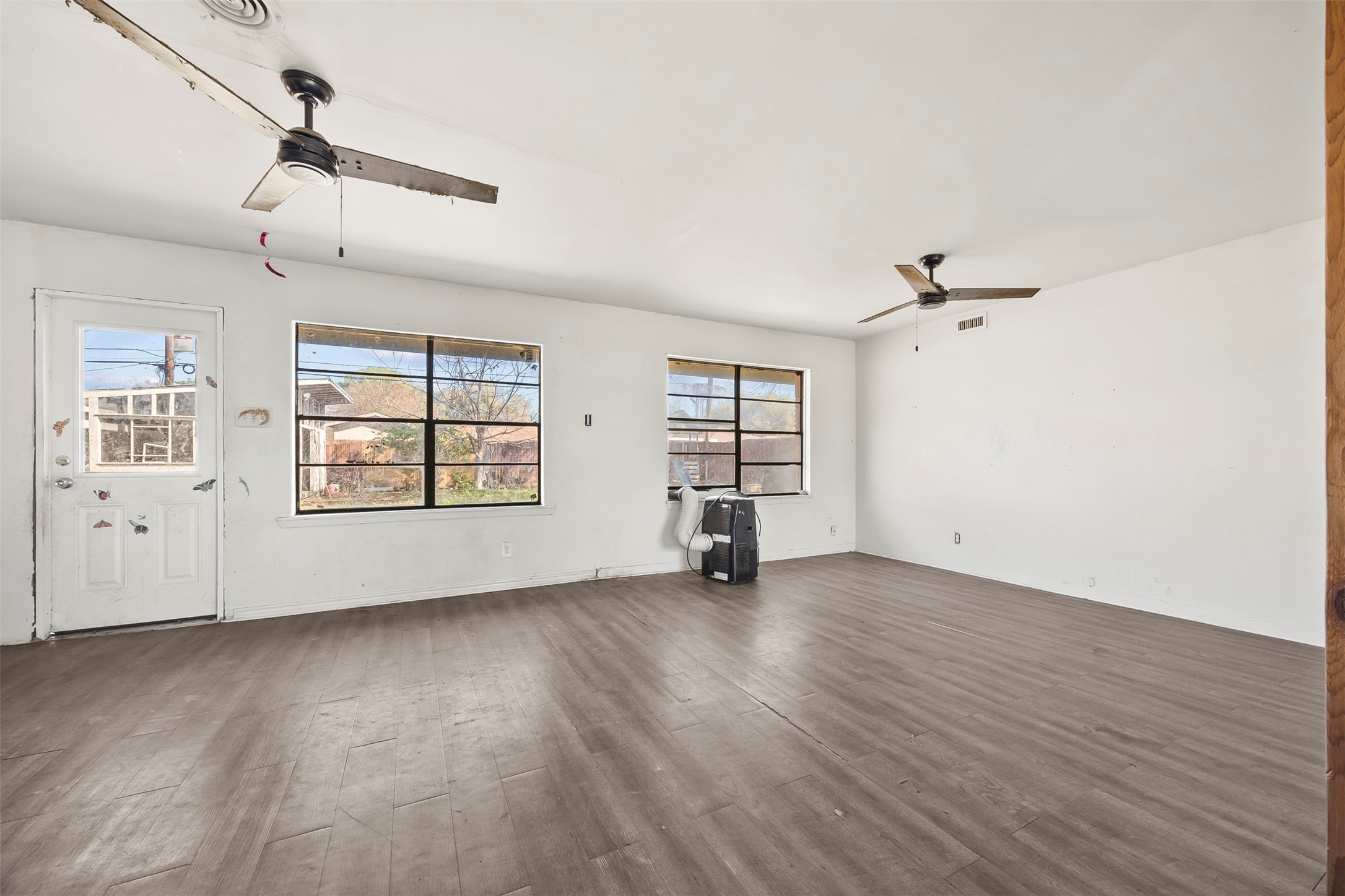 623 Spell Street Houston, TX 77022 - Photo 9 of 30