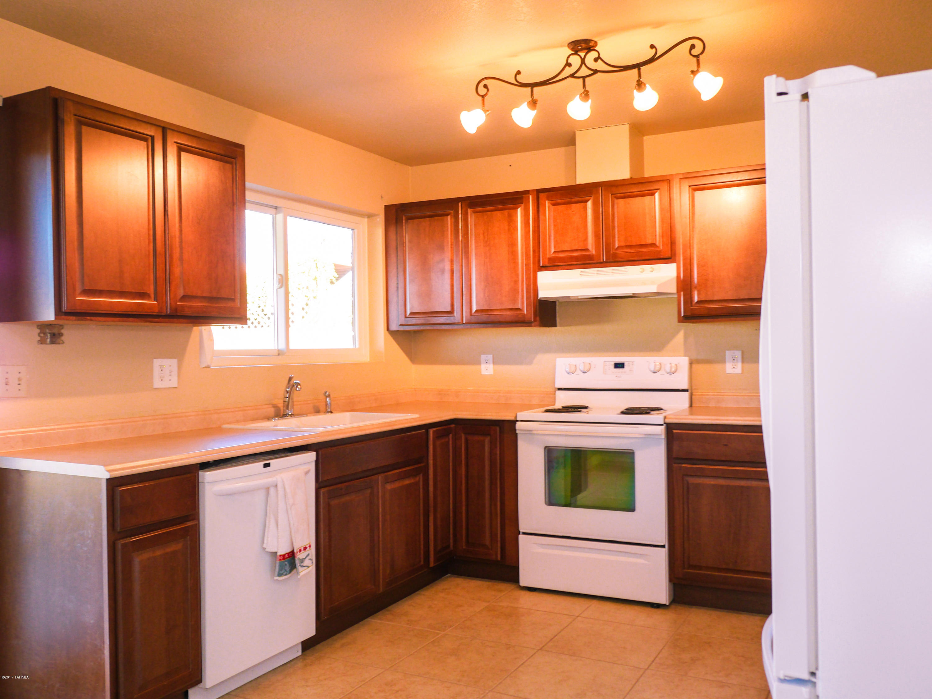 1504 South Shannon Road Tucson, AZ 85713 - Photo 3 of 20