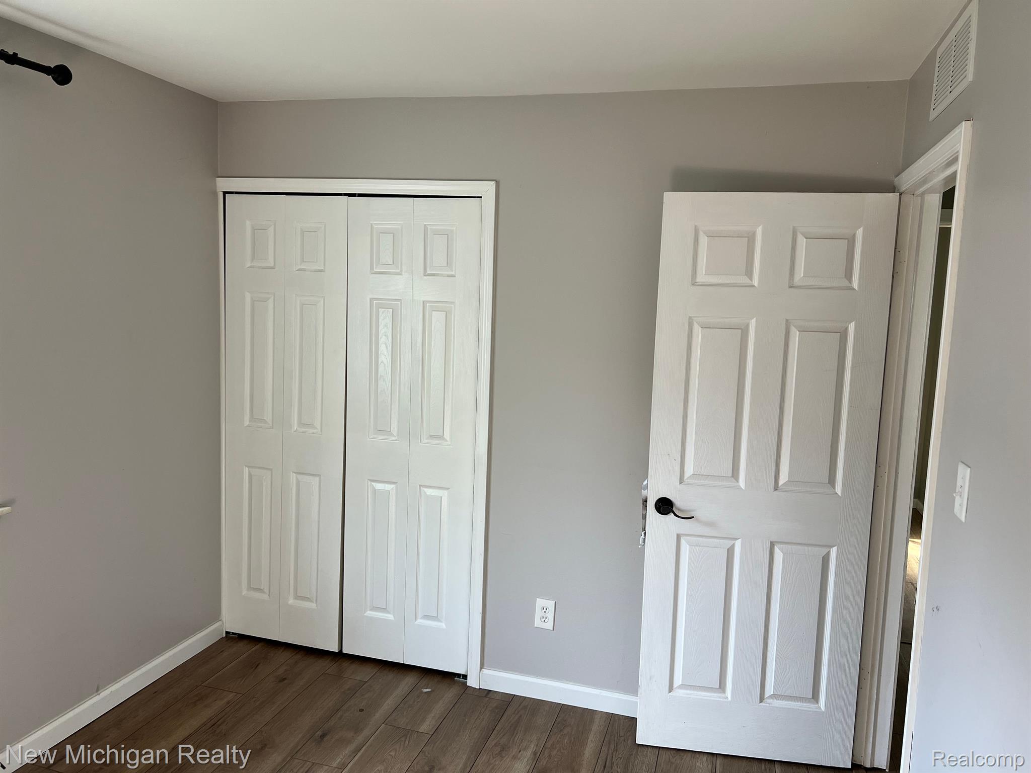 329 Gamma Road Walled Lake, MI 48390 - Photo 24 of 26 Gallery Image 24