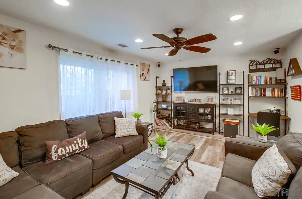 13267 West Lakeview Road Lakeside, CA 92040 - Photo 11 of 61 Gallery Image 11