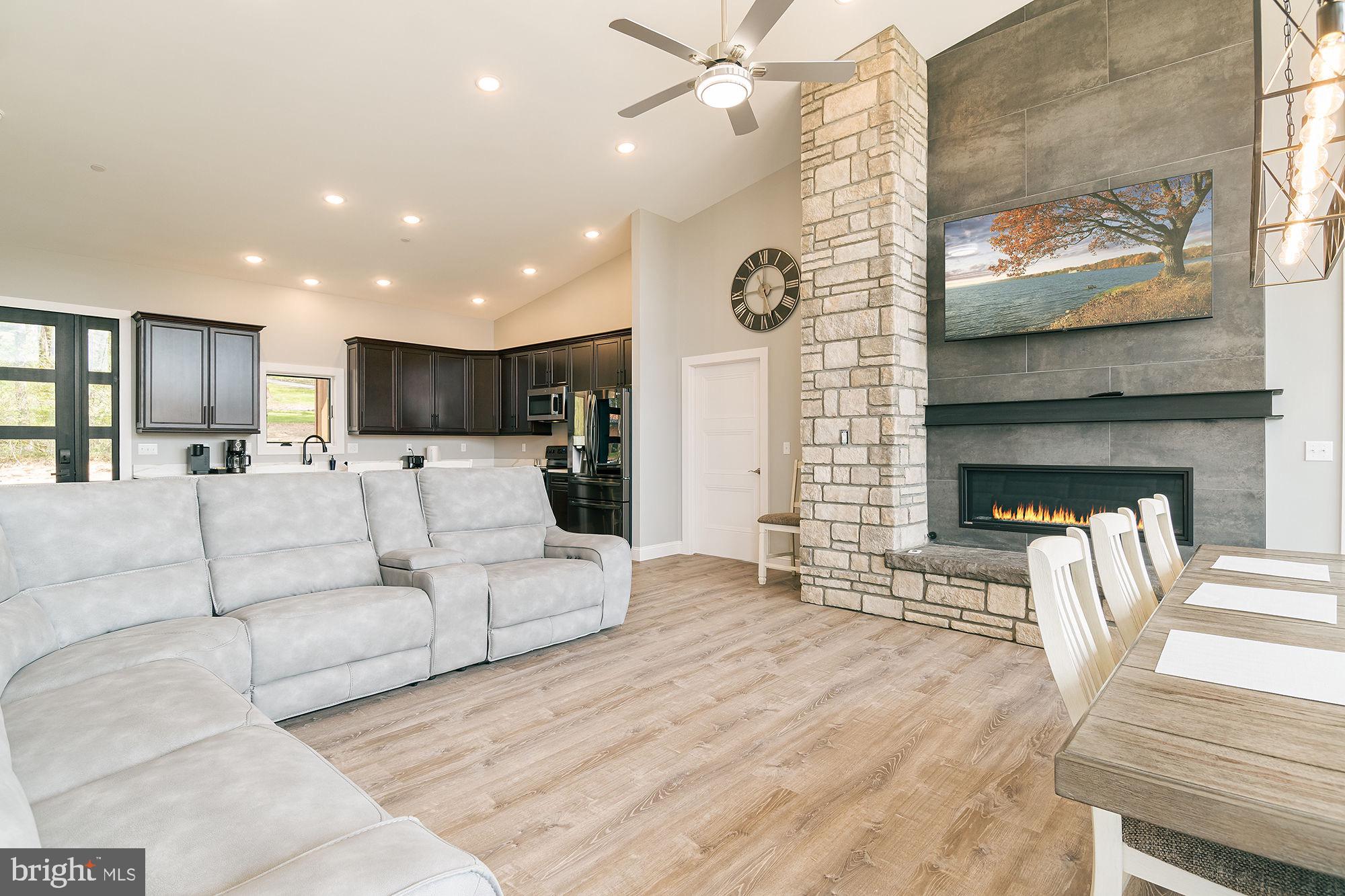 157 Fairgate Road McHenry, MD 21541 - Photo 6 of 66 Gallery Image 6