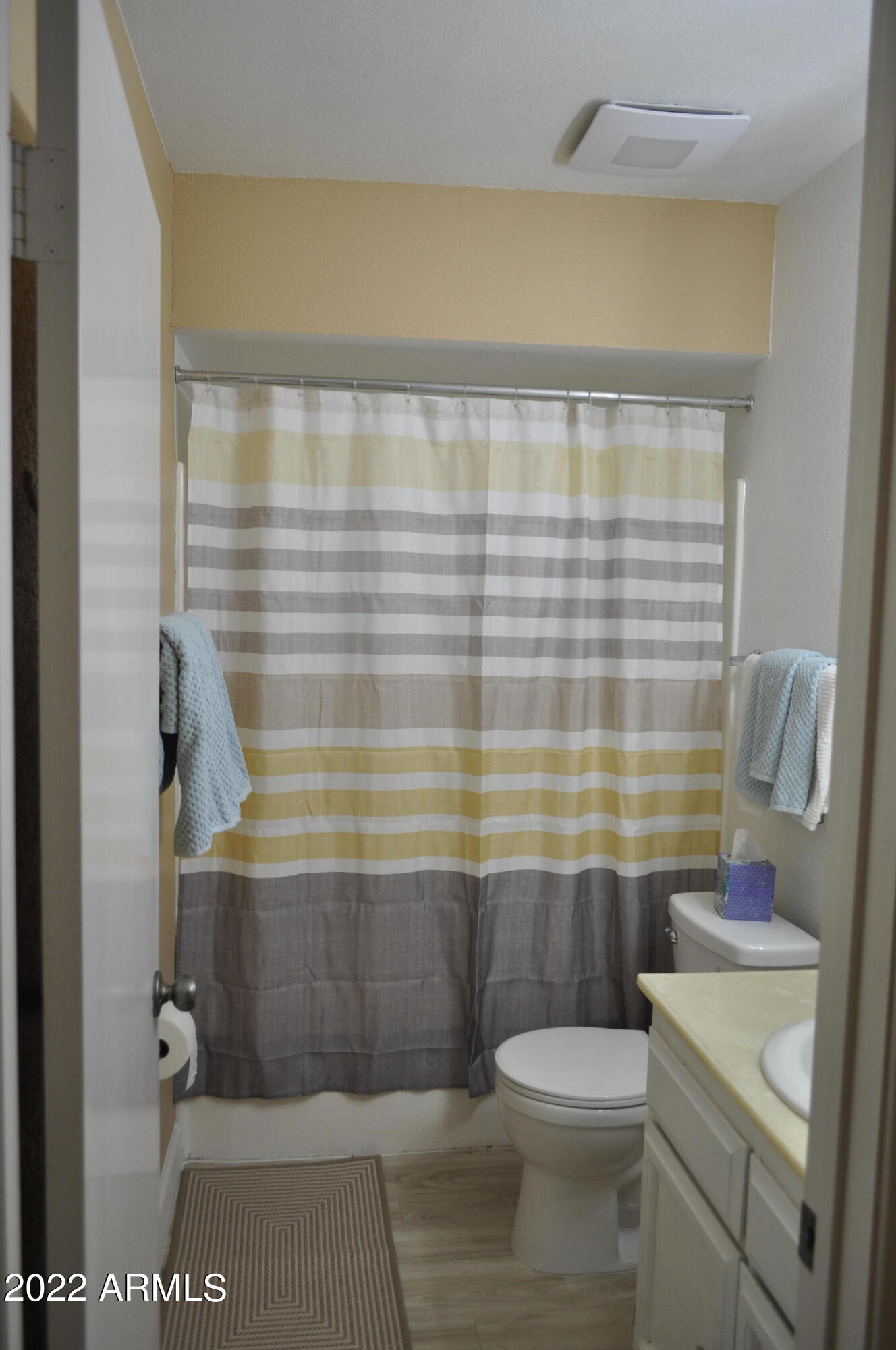 11032 North 28th Drive, Unit 303 Phoenix, AZ 85029 - Photo 16 of 32 GUEST BATH 2