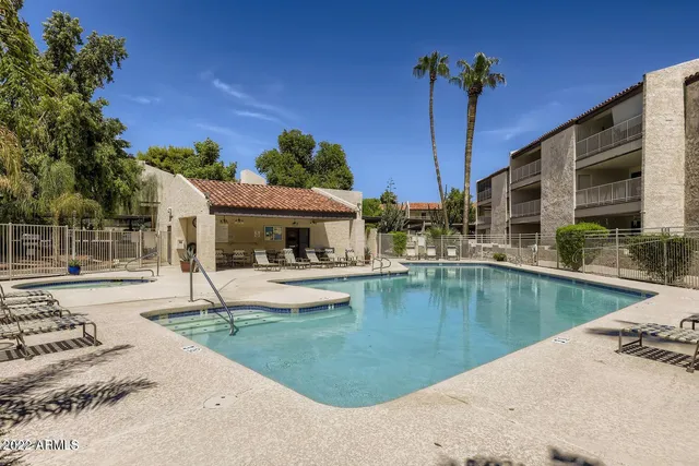 $2,150 | 11032 North 28th Drive, Unit 303, Phoenix, AZ 85029