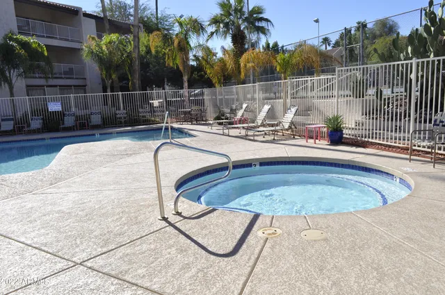 $2,150 | 11032 North 28th Drive, Unit 303, Phoenix, AZ 85029