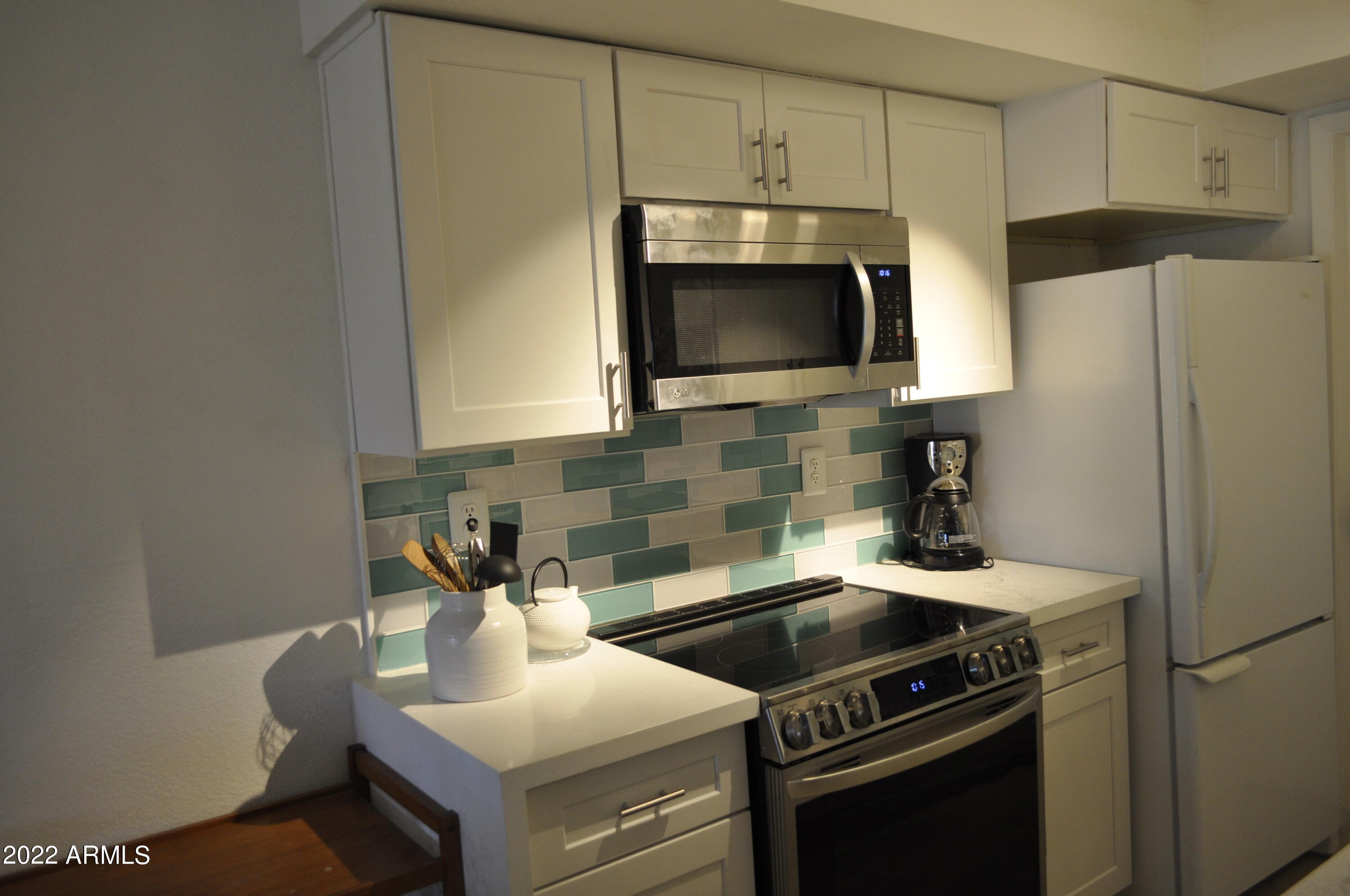 11032 North 28th Drive, Unit 303 Phoenix, AZ 85029 - Photo 7 of 32 KITCHEN 1 (1)